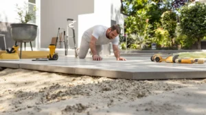 Poser des dalles sur sable : astuces simples pour un dallage parfait